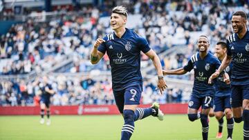 El delantero mexicano se luci&oacute; en la goleada de Sporting Kansas City ante Vancouver Whitecaps y registr&oacute; su primer doblete de la temporada 2021 de la MLS.