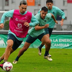 El Racing se asegura un año más de Juanca Arana