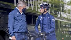 Eusebio Unzu&eacute; y Alejandro Valverde hablan antes del inicio del Tour de Francia 2021.