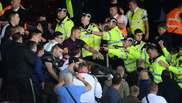 Burnley-Hannover abandoned after crowd trouble