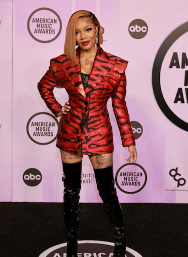 GloRilla posa antes del inicio de la gala. 