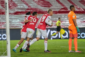 América logró su título 15 de Liga en la historia del FPC. El equipo de Juan Cruz Real perdió 0-2 ante los cardenales en Bogotá, pero ganó el trofeo tras quedarse 3-2 con el marcador global. 