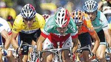 <b>SPRINT POR LAS BONIFICACIONES.</b> Bettini y Mayo lograron 12 y 8 segundos de bonificación, respectivamente, con su segundo y tercer puestos.