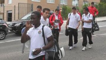 <b>OBJETIVO BÉTICO: BATIR A JACOBO</b> Jacobo es el único portero de Segunda que no ha recibido ningún gol y espera, con la ayuda de sus compañeros, que su portería siga estando a cero. Con ese objetivo viajó ayer el equipo por carretera.