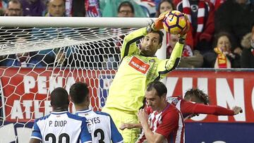 Diego L車pez suma 496 minutos imbatido e iguala a N'Kono