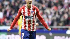 El Niño y emblema de la cantera. Torres fue la ilusión de un club que vivía horas bajas en Segunda División y consiguió el ascenso (con Luis Aragonés en el banquillo) para establecerse como uno de los grandes delanteros de la Liga. Vistió la camiseta del primer equipo durante siete temporadas antes de salir al Liverpool. Y regresó en enero de 2015 más maduro y después de ganar títulos, como la Champions con el Chelsea, y como un héroe con la Selección (campeón del Mundial y de dos Eurocopas marcando en las dos finales). Con Simeone en el banquillo pudo levantar su primer trofeo con el equipo de su corazón, la Europa League de 2018, y alcanzó la final de la Champions de 2016. El actual entrenador del juvenil colchonero disputó 404 partidos. La estrella y el ídolo del club durante el inicio del siglo XXI.