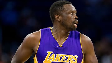 Louol Deng ha dejado de cobrar de los Lakers el contrato que firmó en 2016. El alero, que solo disputó 57 partidos, se ha embolsado 72 millones de dólares.