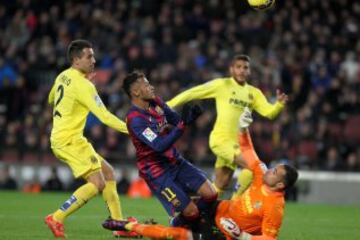 Neymar y Sergio Asenjo.