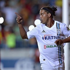 Así fue como Ronaldinho se ganó al Querétaro