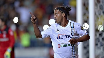 Action photo during the match Morelia vs Queretaro, corresponding to the round 16 of Clausura 2015 League BBVA Bancomer MX , in the photo : Ronaldinho celebrates his goal of Queretaro
Foto de accion durante el partido Morelia vs Queretaro, correspondiente a la Jornada 16 del Torneo Clausura 2015 de la Liga BBVA Bancomer MX, en la foto: Ronaldinho celebra su gol de Queretaro
01/05/2015/MEXSPORT/Isaac Ortiz.
Estadio: Jose Maria Morelos y Pavon