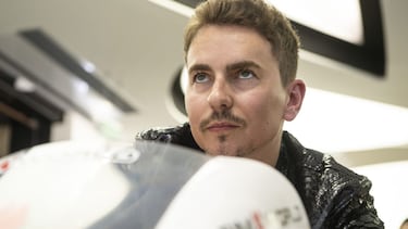 BARCELONA, SPAIN - FEBRUARY 22: Jorge Lorenzo rides a motorbike simulator during the inauguration of Espai Huawei Flagship Barcelona at Plavßa Catalunya on February 22, 2020 in Barcelona, Spain. (Photo by Jordi Vidal/WireImage)
PUBLICADA 30/10/20 N