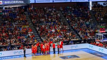 Espa&ntilde;a durante el partido contra Bielorrusia en M&aacute;laga.