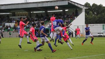 El Lugo remont&oacute; al Oviedo en pretemporada.