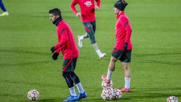 Luis Su&aacute;rez y Griezmann en el entrenamiento anterior al partido.