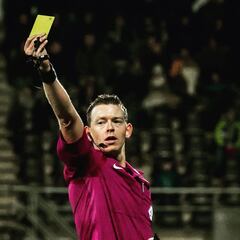 Who is Allard Lindhout, the referee for Monaco - Barcelona in the Champions League today?