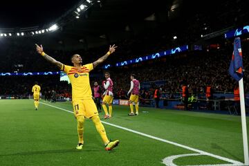 2-2. Doblete de Raphinha que celebra el segundo gol que marca en el  minuto 61 de partido.