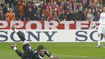 <B>EN 15 SEGUNDOS.</B> El Real Madrid se dejó casi todas sus opciones de clasificación en los primeros 15 segundos del partido.