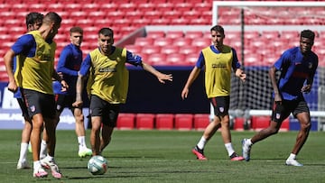 Correa durante un partidillo del Atlético en el último entrenamiento antes del Valladolid, en el Wanda Metropolitano, que el equipo no pisa desde hace 105 días.