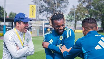 André Jardine sorprende a Allan Saint-Maximin