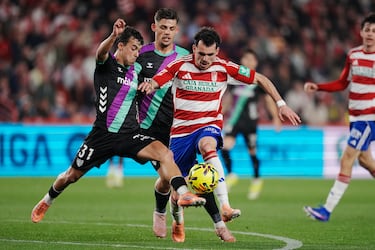 Aprobados y suspensos del Málaga: a fuego lento y con premio