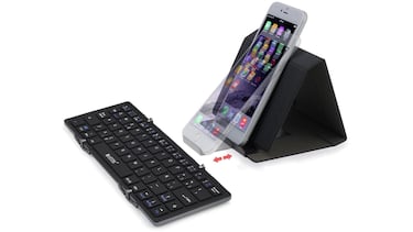 El teclado plegable Bluetooth ideal para teletrabajar en verano