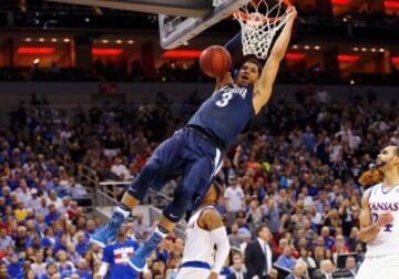 Josh Hart (Wildcats) during the game against Kansas Jayhawks