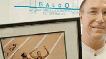 <b>OTROS TIEMPOS. </b>Conte enseña una foto que le dedicó Marion Jones.