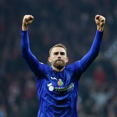 MADRID, 19/12/2023.- El delantero del Getafe CF Borja Mayoral celebra su segundo gol, tercero del equipo, durante el encuentro correspondiente a la jornada 18 en Primera División que disputan hoy martes Atlético de Madrid y Getafe CF en el estadio Metropolitano de Madrid. EFE/Juanjo Martín.