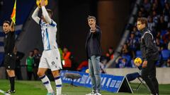 DONOSTI, 02/01/2024.- El entrenador de la Real Sociedad, Imanol Alguacil (C), durante el partido de la jornada 19 de LaLiga EA Sports disputado este martes entre la Real Sociedad y el Deportivo Alavés en el Reale Arena de Donosti. EFE/Juan Herrero
