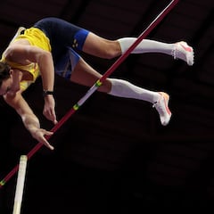 Duplantis vuela sobre 6,20