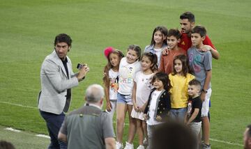 Raul González Blanco y David Villa con sus hijos.