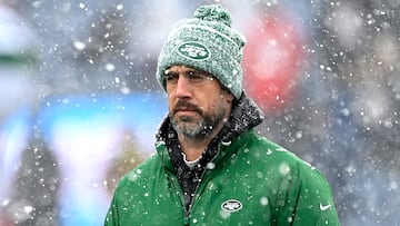 FOXBOROUGH, MASSACHUSETTS - JANUARY 07: Aaron Rodgers #8 of the New York Jets looks on before a game against the New England Patriots at Gillette Stadium on January 07, 2024 in Foxborough, Massachusetts.   Billie Weiss/Getty Images/AFP (Photo by Billie Weiss / GETTY IMAGES NORTH AMERICA / Getty Images via AFP)