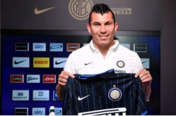 Gary Medel dio el salto desde el Cardiff de Gales al Inter de Mil&aacute;n.