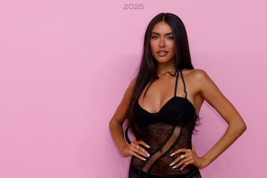 Madison Beer posa en la alfombra del Victoria's Secret Fashion Show 2025.