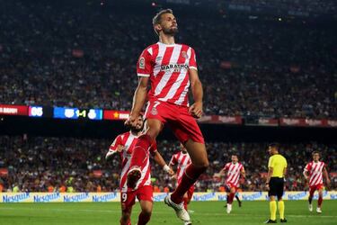 Borja reta a Stuani: dos estilos unidos por el gol