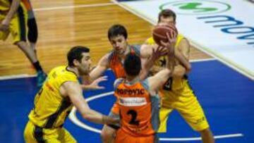 Popovic y Sobin, ante Sekulic.