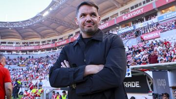 Nicolas Larcamon head coach of Necaxa during the Quarter-Final first leg match between Necaxa and Tigres UANL as part of the Liga BBVA MX, Torneo Clausura 2025 at Victoria Stadium on May 08, 2025 in Aguascalientes, Mexico.