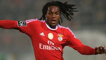 Young Benfica midfielder, Renato Sanches, signs for Bayern Munich.