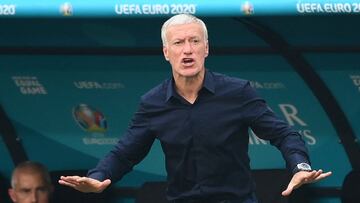 France's coach Didier Deschamps reacts from the sidelines during the UEFA EURO 2020 Group F football match between Hungary and France at Puskas Arena in Budapest on June 19, 2021. (Photo by FRANCK FIFE / POOL / AFP)