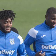 Monchi vigila a Awaziem