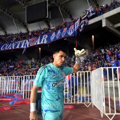 El cariñoso gesto de Medel con Zaldivia y Toselli que nadie se esperaba en Católica tras el clásico