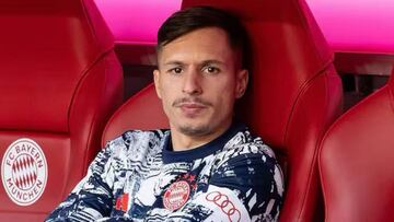 Bryan Zaragoza, en el banquillo del Allianz Arena.