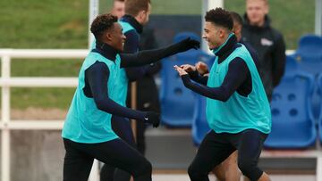  Hudson-Odoi y Sancho, durante el entrenamiento de Inglaterra.