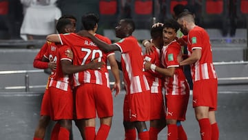 Jugadores del Al Jazira festejan un gol en el Mundial de Clubes