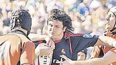 España se pasea jugando a la mano