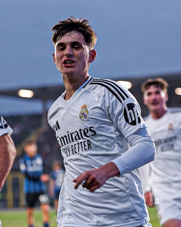 Diego Aguado celebra su gol al Atalanta en la Youth League.