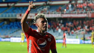 Duv&aacute;n Vergara celebra la victoria de Am&eacute;rica de Cali.