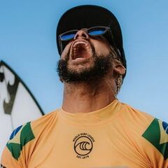 El campeón olímpico de surf pierde su patrocinador principal