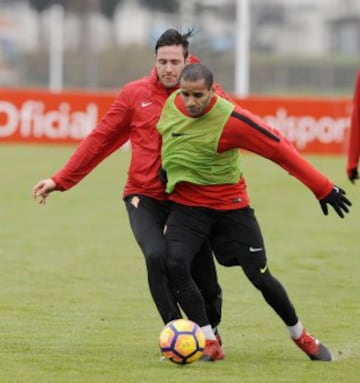 El Barcelona tendría que rescindir la cesión con el Sporting, club amigo. Tiene 26 años.