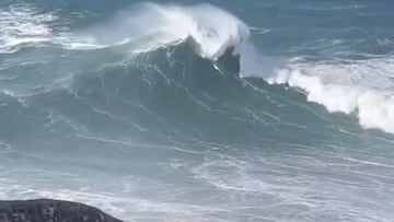 Ola gigante en Nazaré, el domingo 22 de octubre del 2023.